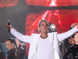 Robbie Williams Penyanyi Asal Inggris Ditolak Tampil di Turki Atas Tuduhan Zionisme