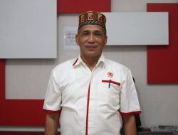 Saat Mualem Terharu Mengenang Jasa Abu Razak untuk Olahraga Aceh