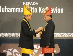 Peutua Panglima Hukom Nanggroe untuk Prof Tito Karnavian