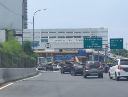 Lalu Lintas Jakarta Padat Senin Pagi Contraflow Berlaku di Tol Dalam Kota