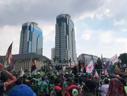 Saat Potongan Aplikator dan Program Berbayar Gerus Pendapatan Driver Ojol